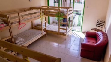 Where are budget hotels and hostels in Dubai