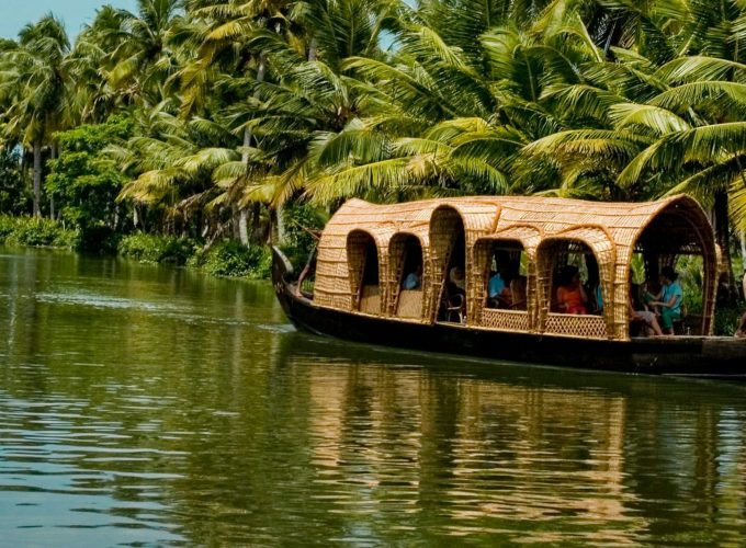 6 Days / 5 Nights Kerala Tour Package